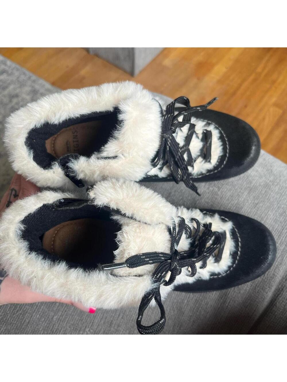 Earth Origins black faux fur trim ankle boots - Picture 3 of 7